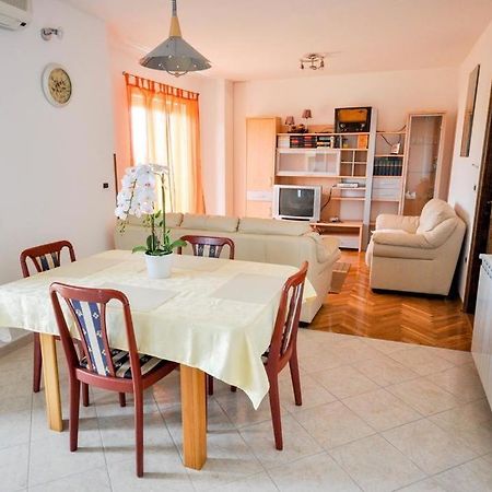 Angela Apartment Novigrad  ภายนอก รูปภาพ